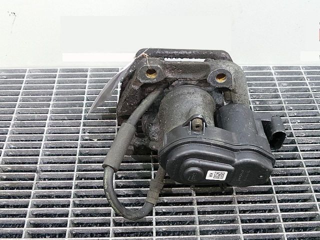 bontott BMW 5 F10 Bal hátsó Féknyereg Munkahengerrel