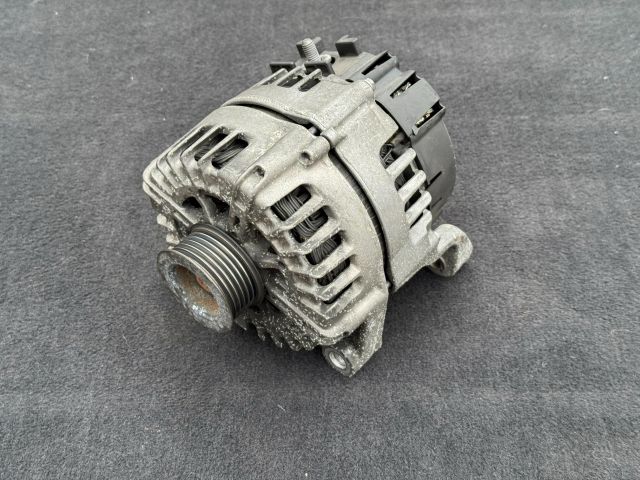 bontott BMW 5 F10 Generátor