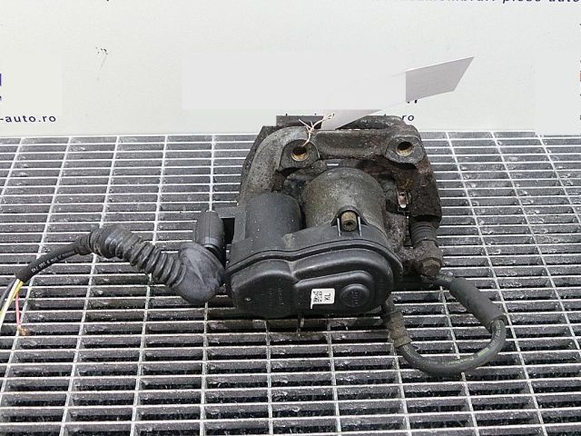 bontott BMW 5 F10 Jobb hátsó Féknyereg Munkahengerrel