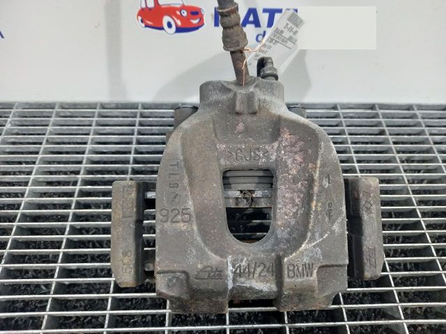 bontott BMW 5 F10 Jobb hátsó Féknyereg Munkahengerrel