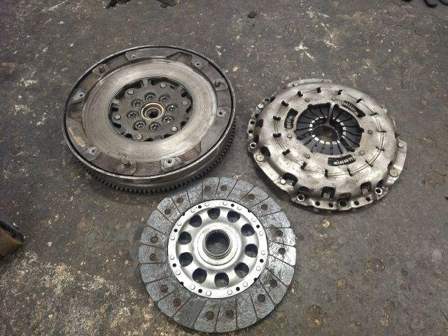 bontott BMW 5 F10 Kuplung Szett Lendkerékkel