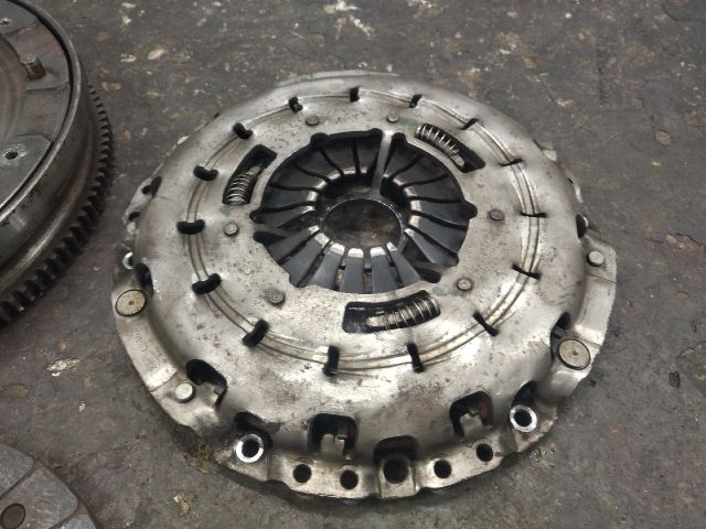 bontott BMW 5 F10 Kuplung Szett Lendkerékkel