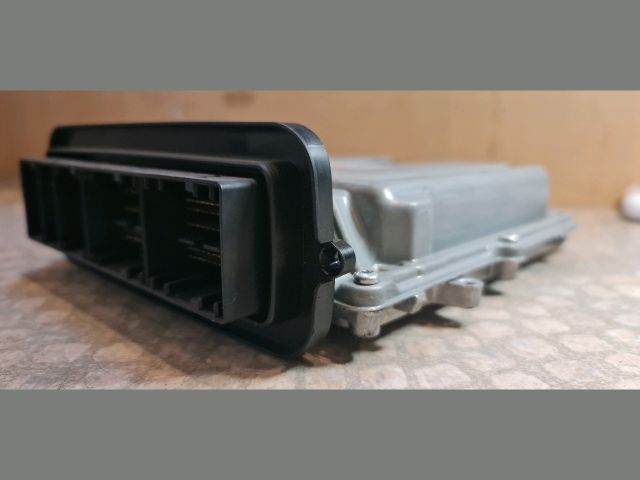 bontott BMW 5 F10 Motorvezérlő