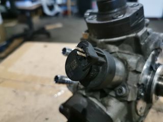 bontott BMW 5 F10 Nagynyomású Szivattyú