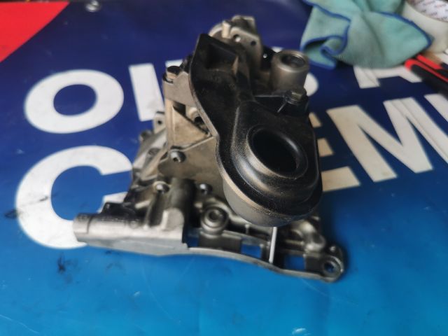 bontott BMW 5 F10 Olajszivattyú