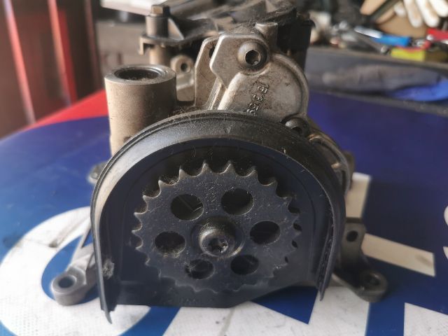 bontott BMW 5 F10 Olajszivattyú