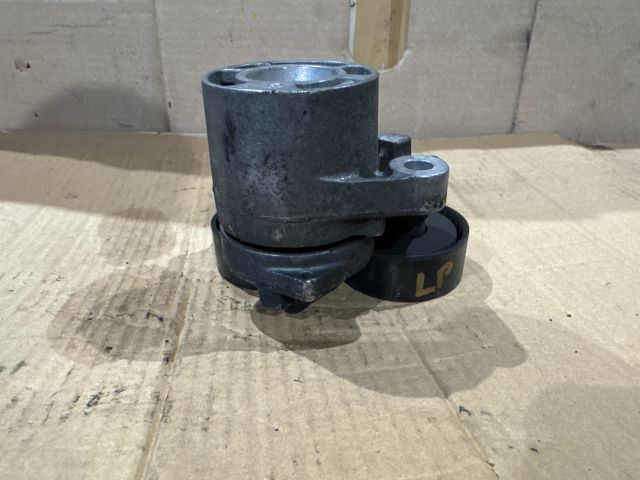 bontott BMW 5 F10 Szíjfeszítő Görgő