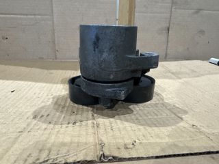 bontott BMW 5 F10 Szíjfeszítő Görgő