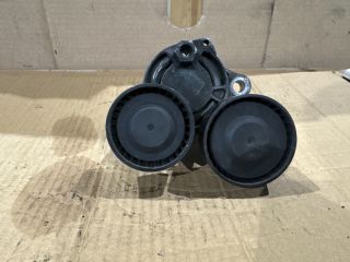 bontott BMW 5 F10 Szíjfeszítő Görgő