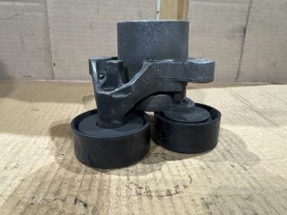 bontott BMW 5 F10 Szíjfeszítő Görgő