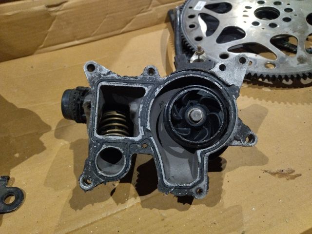 bontott BMW 5 F10 Vízpumpa