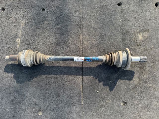 bontott BMW 5 F10 Bal hátsó Féltengely