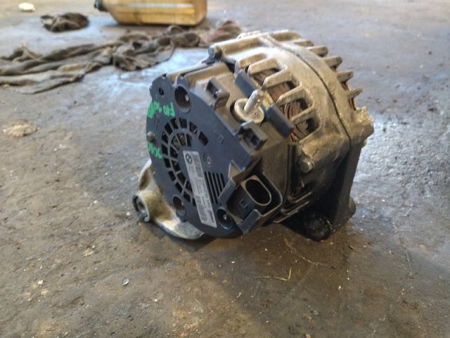 bontott BMW 5 F10 Generátor