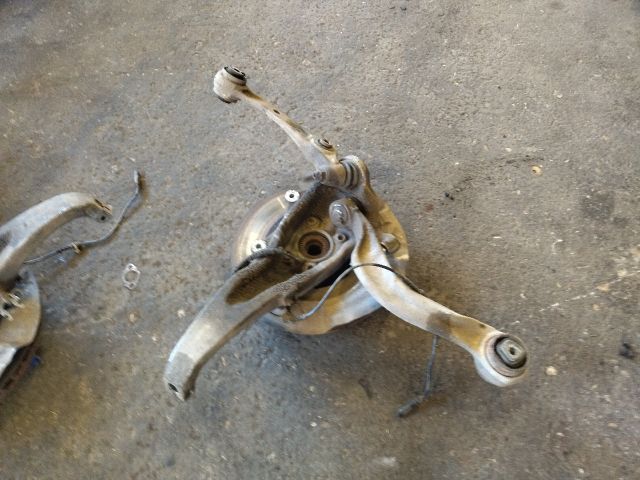 bontott BMW 5 F10 Jobb első Csonkállvány Kerékaggyal