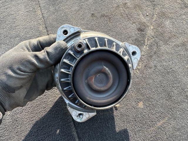 bontott BMW 5 F10 Motor Tartó Bak Bal