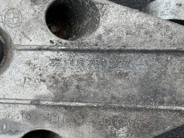 bontott BMW 5 F10 Motor Tartó Bak Bal