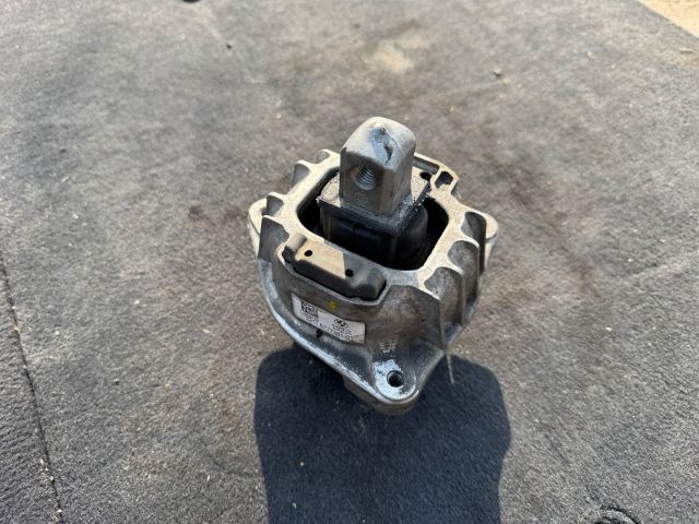 bontott BMW 5 F10 Motor Tartó Bak Bal