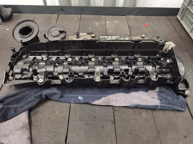 bontott BMW 5 F10 Szelepfedél