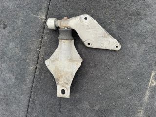 bontott BMW 5 F10 Váltó Tartó Bak (Pozíciófüggetlen)