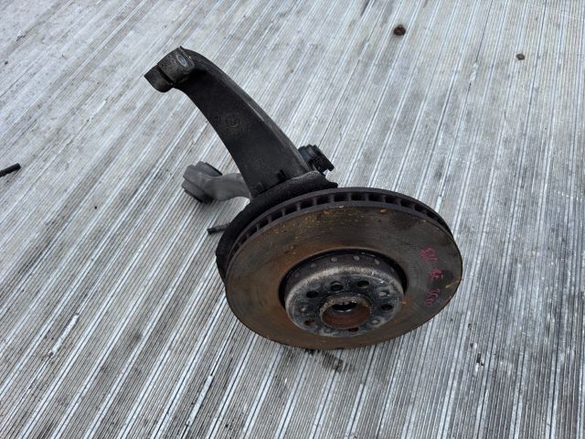 bontott BMW 5 F10 Bal első Csonkállvány Kerékaggyal