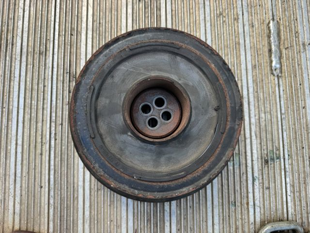 bontott BMW 5 F10 Főtengely Szíjtárcsa