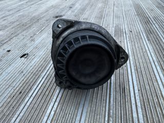 bontott BMW 5 F10 Motor Tartó Bak Bal