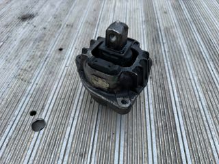 bontott BMW 5 F10 Motor Tartó Bak Bal