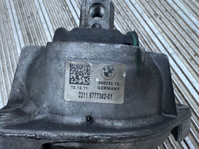 bontott BMW 5 F10 Motor Tartó Bak Jobb