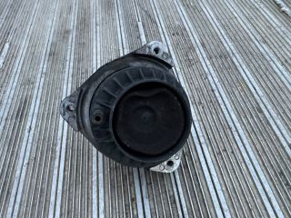 bontott BMW 5 F10 Motor Tartó Bak Jobb