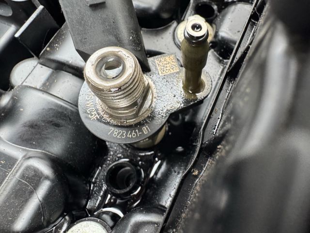 bontott BMW 5 F10 Porlasztó Sor / Híd