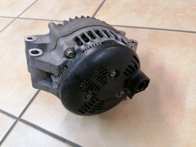 bontott BMW 5 F10 Generátor
