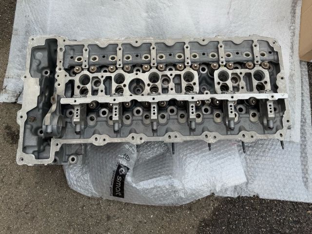 bontott BMW 5 F10 Hengerfej