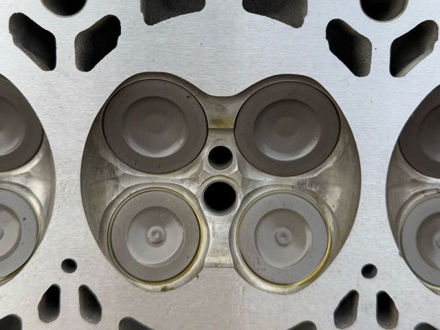 bontott BMW 5 F10 Hengerfej