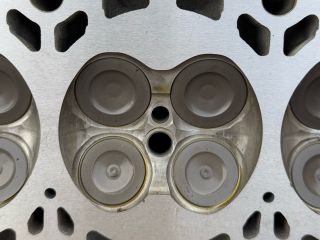 bontott BMW 5 F10 Hengerfej