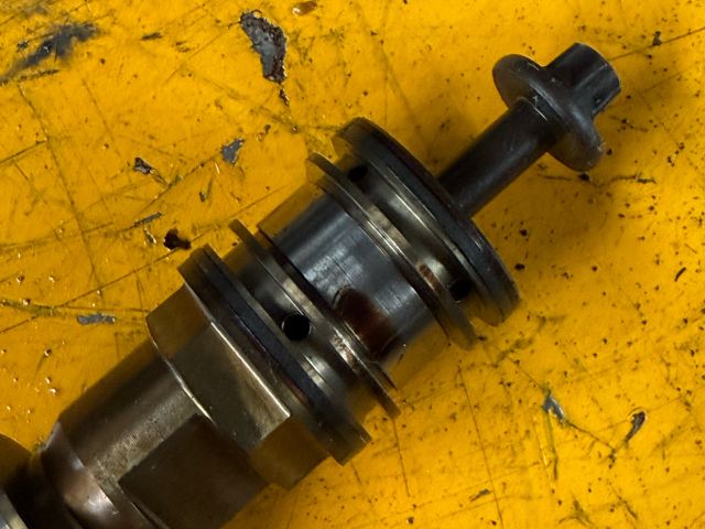 bontott BMW 5 F10 Vezérműtengely (Magában)