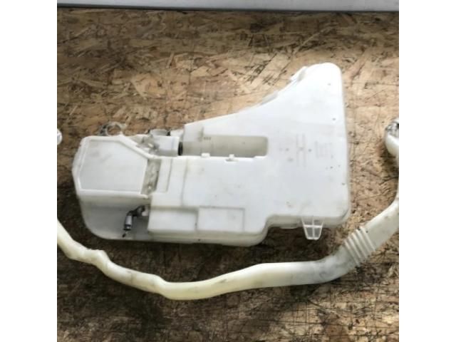 bontott BMW 5 F10 Ablakmosó Tartály