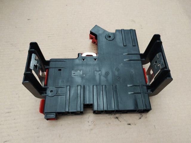 bontott BMW 5 F10 Akkumulátor Saru Elektronikával