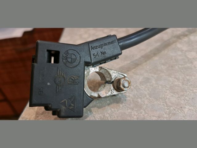 bontott BMW 5 F10 Akkumulátor Saru Elektronikával