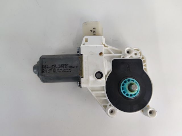 bontott BMW 5 F10 Bal első Ablakemelő Motor