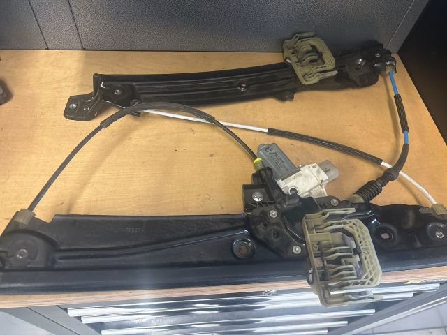 bontott BMW 5 F10 Bal első Ablakemelő Szerkezet (Elektromos)