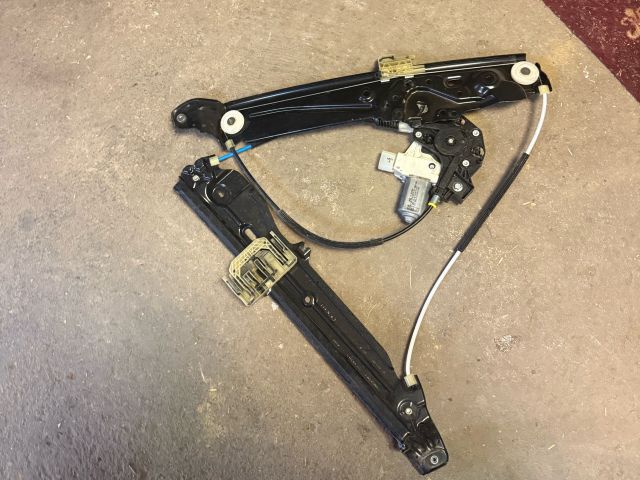 bontott BMW 5 F10 Bal első Ablakemelő Szerkezet (Elektromos)