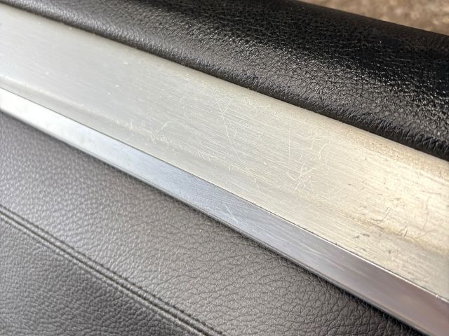 bontott BMW 5 F10 Bal első Ajtó Kárpit