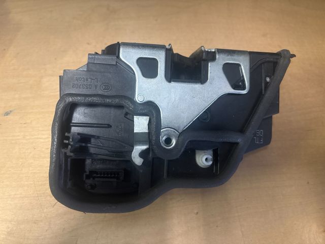 bontott BMW 5 F10 Bal első Ajtózár