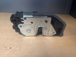 bontott BMW 5 F10 Bal első Ajtózár