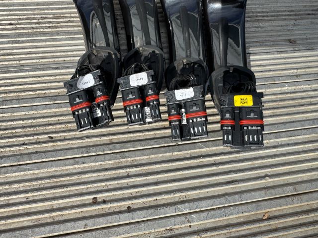 bontott BMW 5 F10 Bal első Ajtózár