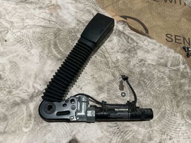 bontott BMW 5 F10 Bal első Biztonsági Öv Csat