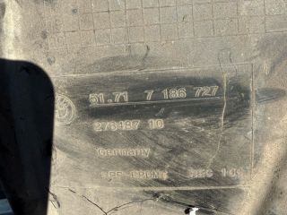 bontott BMW 5 F10 Bal első Első Dobbetét (Kerékjárati, Műanyag)