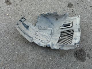 bontott BMW 5 F10 Bal első Első Dobbetét (Kerékjárati, Műanyag)