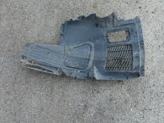 bontott BMW 5 F10 Bal első Első Dobbetét (Kerékjárati, Műanyag)