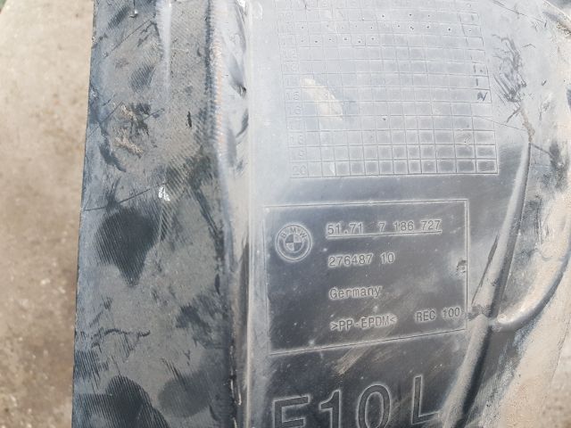 bontott BMW 5 F10 Bal első Első Dobbetét (Kerékjárati, Műanyag)